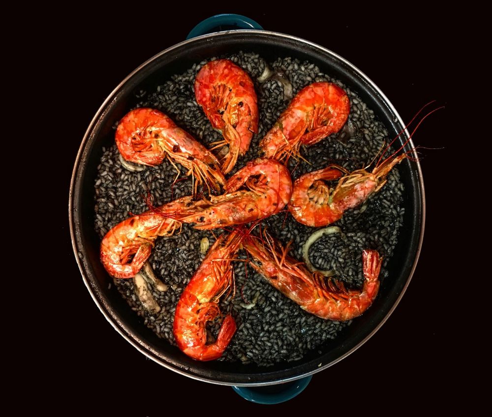 Spansk restaurang i vasastan  där grill, tapas och bar möts